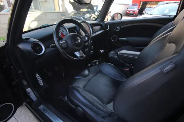 MINI Cooper 2010 - 8350 EUR, 246500 km - 246500km - foto 17 de 22