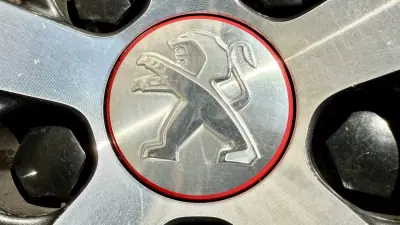 Peugeot RCZ 2015 - 17900 EUR, 144034 km - AUTO.MOTO.pt - 144034km - foto 10 de 64