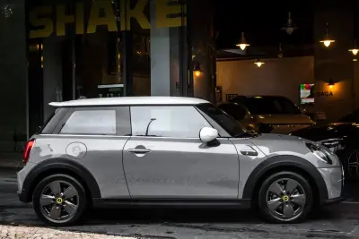 MINI 3 Portas 2021 - 17980 EUR, 78086 km - AUTO.MOTO.pt - 78086km - foto 11 de 34