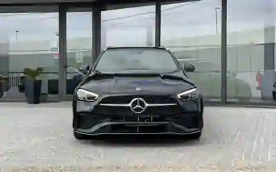 Mercedes-Benz C 300 2022 — foto 2 de 15