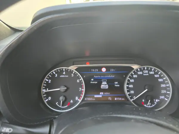 Nissan Juke 2021 - 14500 EUR, 90000 km - AUTO.MOTO.pt - 90000km - foto 7 de 9