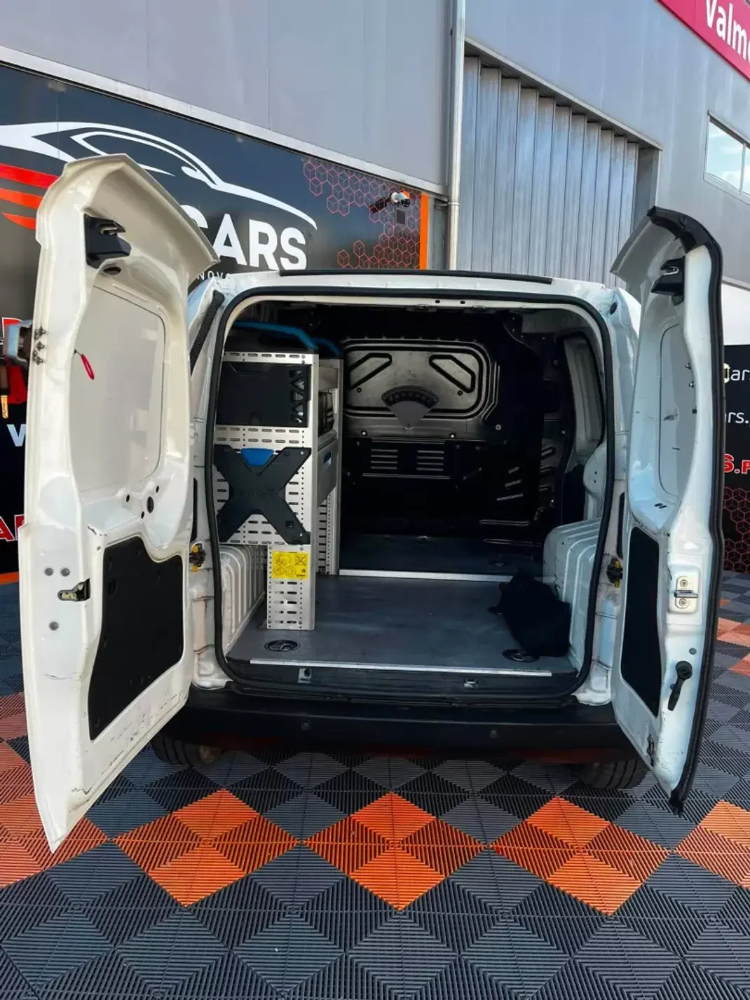Fiat Fiorino 2019 - 8500 EUR, 173290 km - 173290km - foto 12 de 15