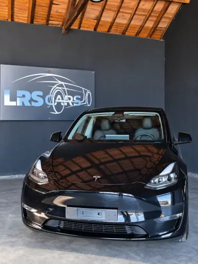 Tesla Model Y 2023 - 38490 EUR, 74953 km - 74953km - foto 1 de 25