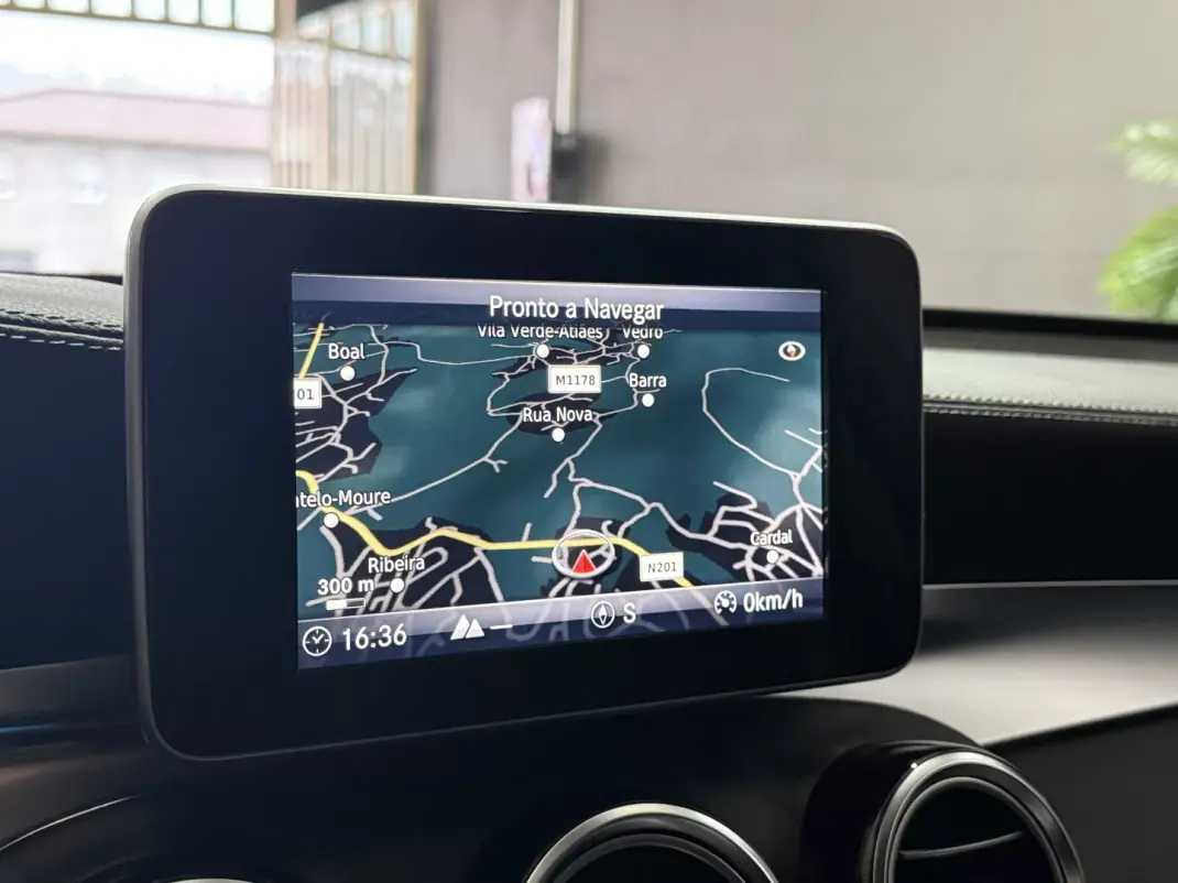 Mercedes-Benz GLC 350 2018 - 35990 EUR, 125987 km - AUTO.MOTO.pt - 125987km - foto 19 de 22