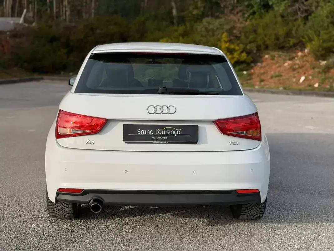 Audi A1 2017 - 12900 EUR, 164200 km - 164200km - foto 18 de 22