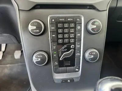 Volvo V40 2014 - 9840 EUR, 209700 km - 209700km - foto 17 de 23