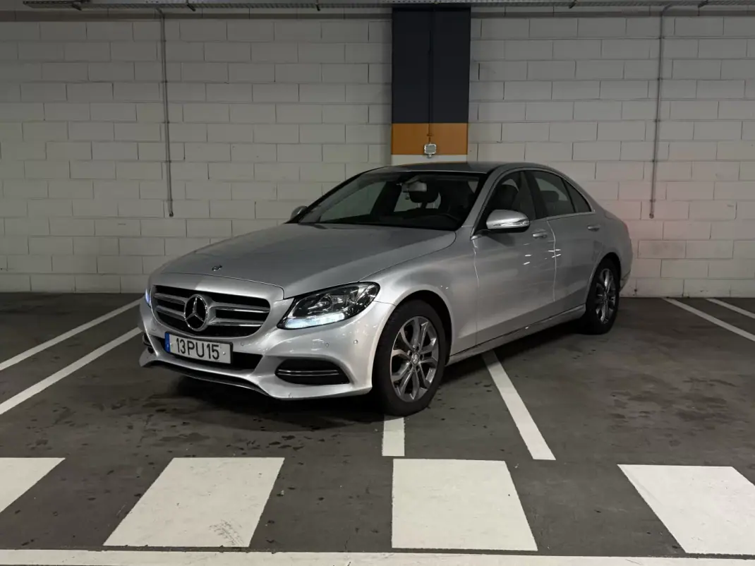 Mercedes-Benz C 180 2015 - 12000 EUR, 280000 km - AUTO.MOTO.pt - 280000km - foto 2 de 9