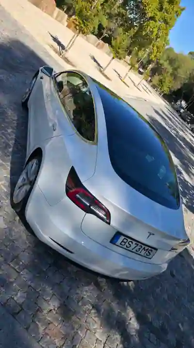 Tesla Model 3 2019 — foto 4 de 8