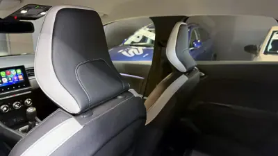 Renault Captur 2023 - 16770 EUR, 70000 km - AUTO.MOTO.pt - 70000km - foto 46 de 47