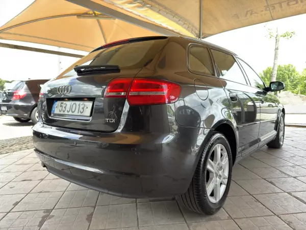 Audi A3 Sportback 2010 - 11500 EUR, 143558 km - AUTO.MOTO.pt - 143558km - foto 9 de 29
