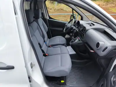Citroën Berlingo 1.6 HDI L2 3L FRIO + ISOTERMICA 2016 - 14950 EUR, 292742 km - AUTO.MOTO.pt - 292742km - foto 22 de 43