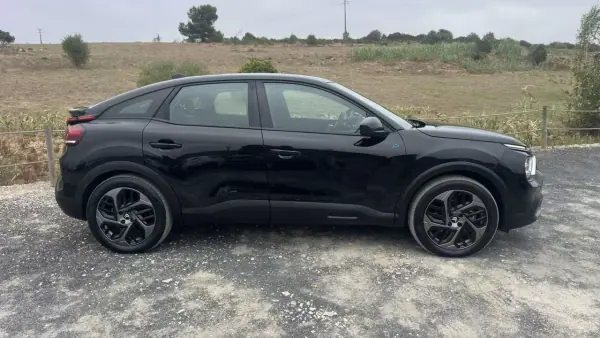Citroën e-C4 2024 - 22490 EUR, 19000 km - AUTO.MOTO.pt - 19000km - foto 4 de 21