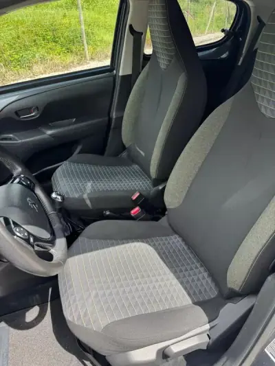 Peugeot 108 2021 - 11000 EUR, 62048 km - AUTO.MOTO.pt - 62048km - foto 22 de 32