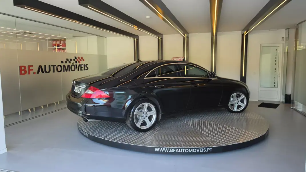 Mercedes-Benz CLS 320 2008 - 12900 EUR, 314479 km - 314479km - foto 7 de 60