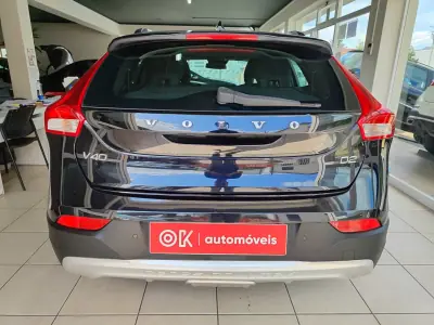 Volvo V40 Cross Country 2014 - 8150 EUR, 211000 km - AUTO.MOTO.pt - 211000km - foto 9 de 35