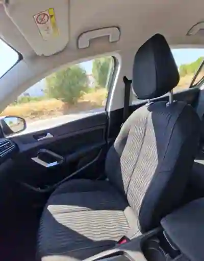 Peugeot 308 2014 - 7300 EUR, 160850 km - AUTO.MOTO.pt - 160850km - foto 5 de 10