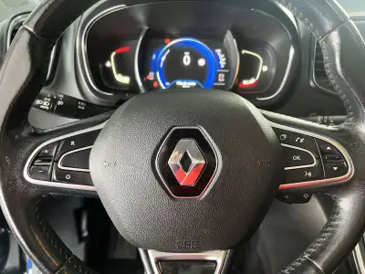 Renault Scénic 2017 - 15800 EUR, 156509 km - AUTO.MOTO.pt - 156509km - foto 16 de 24