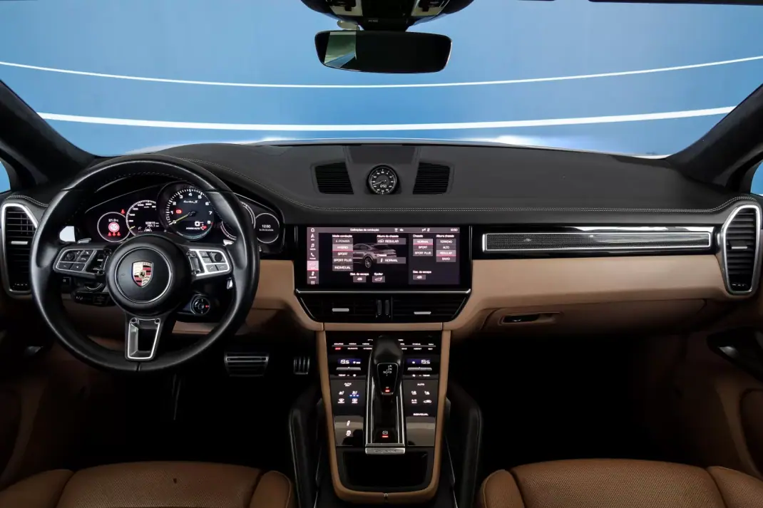 Porsche Cayenne Coupé 2021 - 120000 EUR, 93815 km - AUTO.MOTO.pt - 93815km - foto 6 de 22