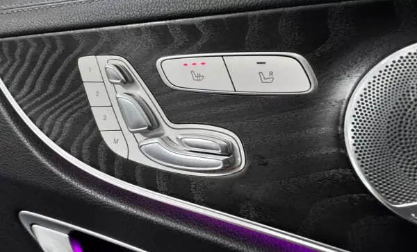Mercedes-Benz E 220 2019 - 36750 EUR, 89000 km - AUTO.MOTO.pt - 89000km - foto 47 de 60