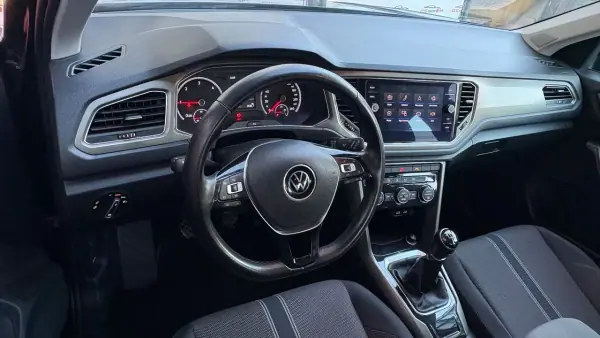 Volkswagen T-Roc 2021 - 17900 EUR, 169000 km - AUTO.MOTO.pt - 169000km - foto 10 de 13