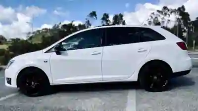 SEAT Ibiza ST 2015 - 9250 EUR, 124000 km - AUTO.MOTO.pt - 124000km - foto 4 de 16