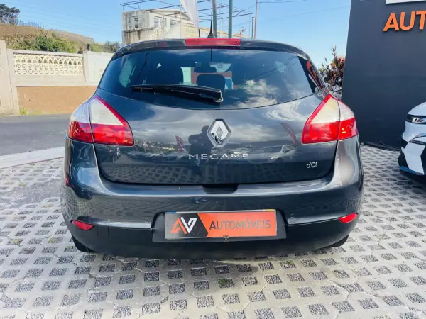Renault Mégane 2009 - 6950 EUR, 213846 km - AUTO.MOTO.pt - 213846km - foto 6 de 12