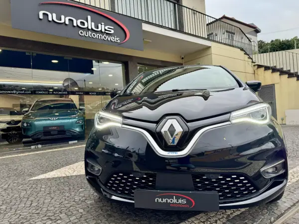 Renault Zoe 2020 - 25500 EUR, 30800 km - AUTO.MOTO.pt - 30800km - foto 2 de 34