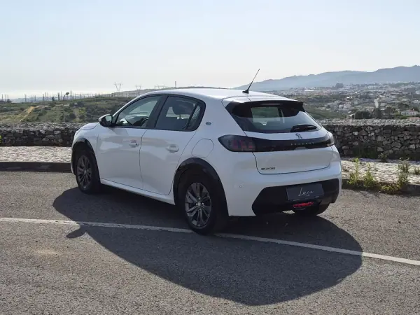 Peugeot e-208 2021 - 15250 EUR, 80560 km - AUTO.MOTO.pt - 80560km - foto 7 de 27