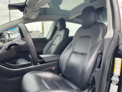 Tesla Model 3 2019 - 22995 EUR, 126801 km - AUTO.MOTO.pt - 126801km - foto 13 de 40