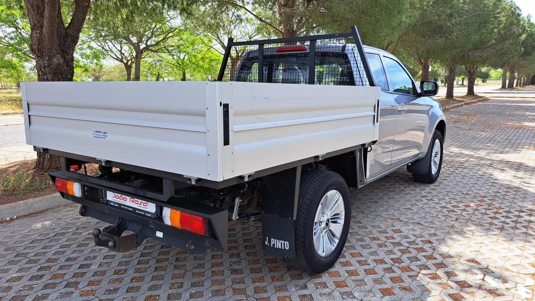 Isuzu D-Maxi - 1.9 Ddi CD 4WD L CH 2021 - 29950 EUR, 35000 km - AUTO.MOTO.pt - 35000km - foto 6 de 13