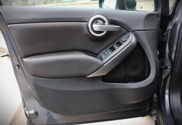Fiat 500X 2018 - 16990 EUR, 99000 km - AUTO.MOTO.pt - 99000km - foto 8 de 31