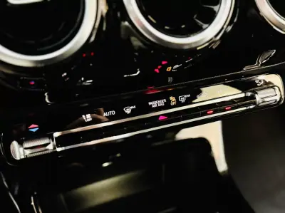 Mercedes-Benz CLA 180 2020 - 19950 EUR, 124000 km - AUTO.MOTO.pt - 124000km - foto 36 de 54