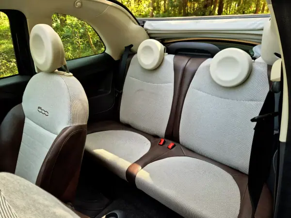 Fiat 500C 2010 - 8000 EUR, 199000 km - AUTO.MOTO.pt - 199000km - foto 14 de 19
