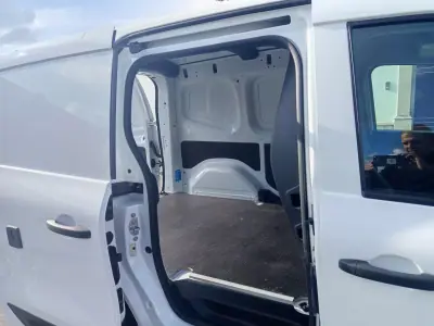 Renault Kangoo E-Tech 2022 - 16990 EUR, 30146 km - AUTO.MOTO.pt - 30146km - foto 8 de 16