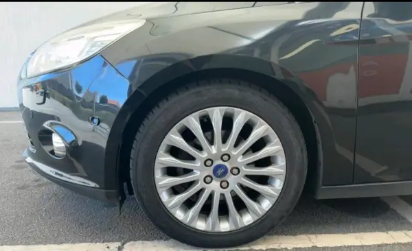 Ford Focus SW 2011 - 7490 EUR, 159718 km - AUTO.MOTO.pt - 159718km - foto 13 de 14