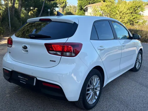Kia Rio 2020 - 12999 EUR, 40000 km - 40000km - foto 5 de 11