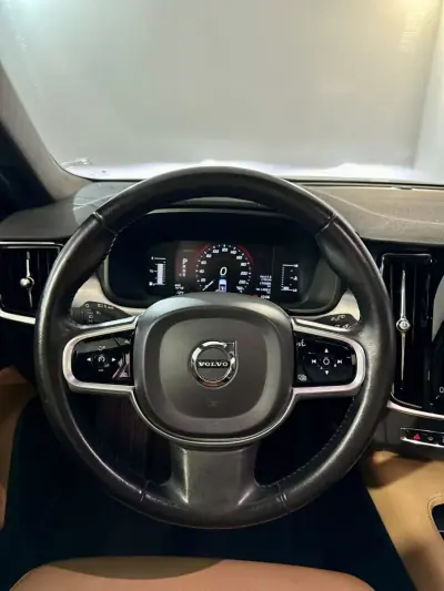 Volvo V90 2017 - 19750 EUR, 199000 km - AUTO.MOTO.pt - 199000km - foto 11 de 30