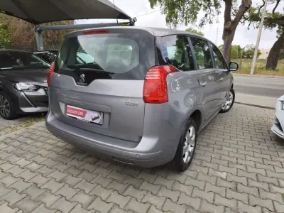 Peugeot 5008 2014 - 10900 EUR, 190000 km - AUTO.MOTO.pt - 190000km - foto 5 de 13