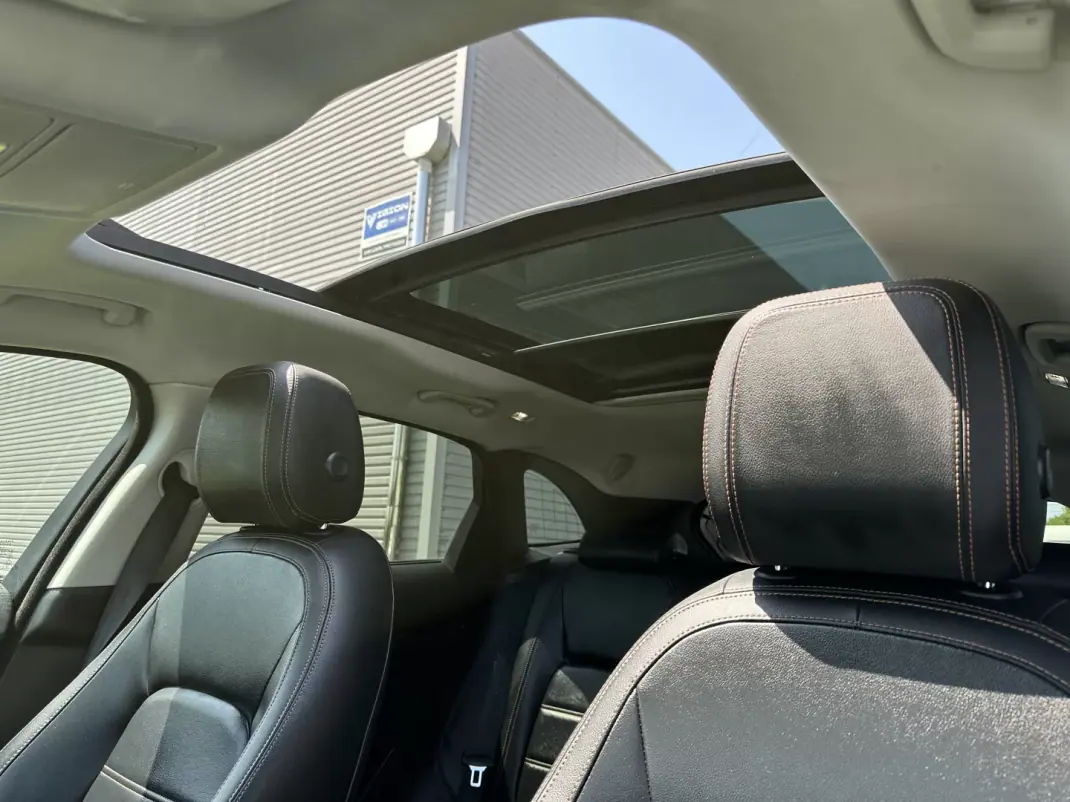 Jaguar F-Pace 2018 - 22500 EUR, 146000 km - 146000km - foto 33 de 69