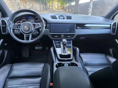 Porsche Cayenne 2018 - 53499 EUR, 142519 km - 142519km - foto 37 de 44