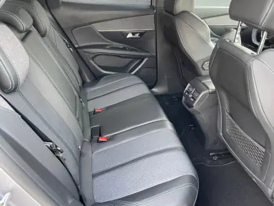 Peugeot 3008 2021 - 22900 EUR, 51000 km - AUTO.MOTO.pt - 51000km - foto 8 de 10