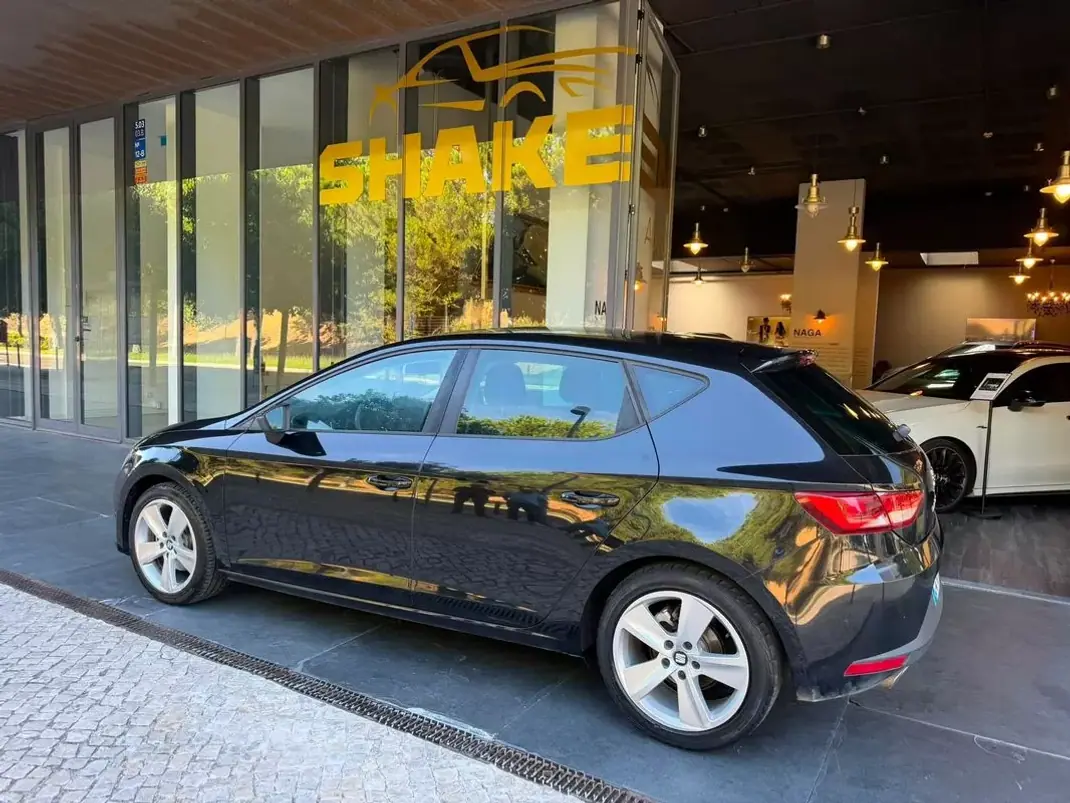 SEAT Leon 2015 - 11900 EUR, 249700 km - 249700km - foto 3 de 12