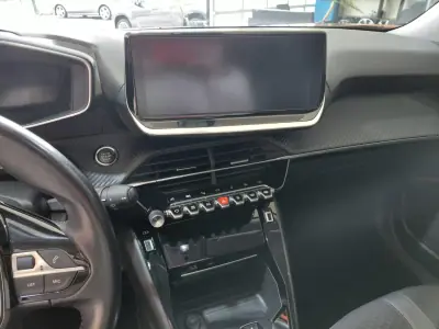 Peugeot e-2008 2020 - 16800 EUR, 98000 km - AUTO.MOTO.pt - 98000km - foto 16 de 23