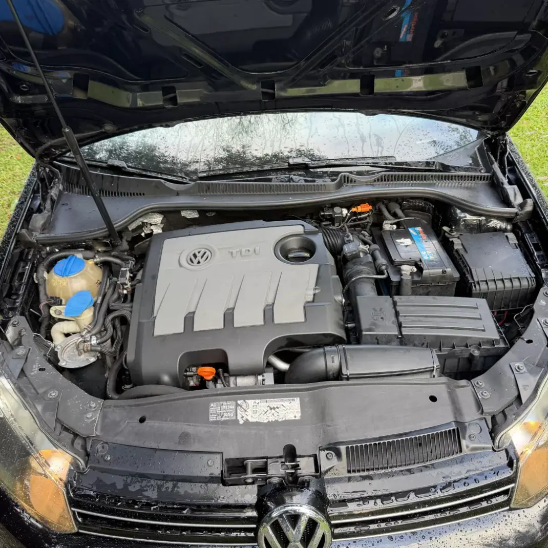 Volkswagen Golf Plus 2009 - 7990 EUR, 333000 km - AUTO.MOTO.pt - 333000km - foto 16 de 19