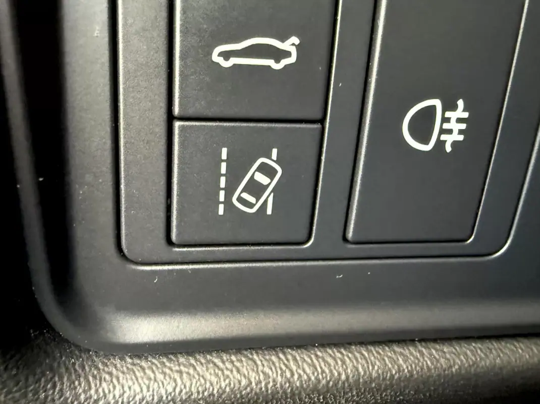 Jaguar F-Type 2018 - 46000 EUR, 64300 km - AUTO.MOTO.pt - 64300km - foto 112 de 135