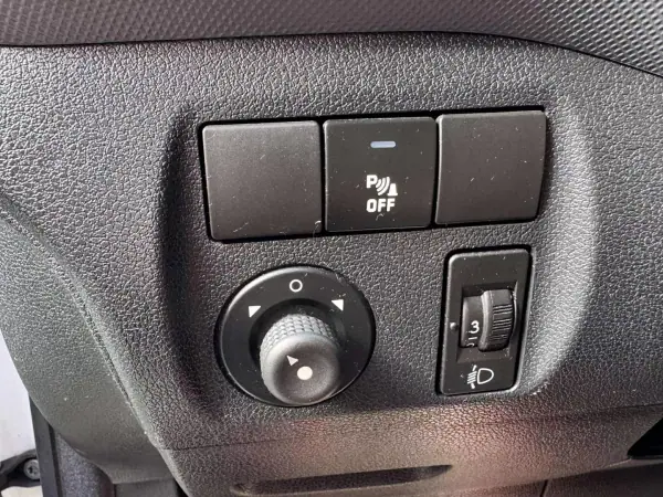 Citroën BERLINGO 3 LUGARES 2014 - 8450 EUR, 263000 km - AUTO.MOTO.pt - 263000km - foto 9 de 11