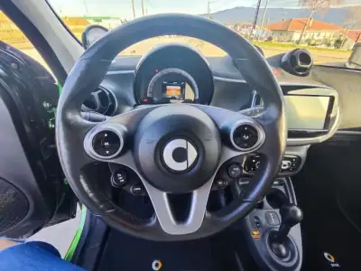 Smart ForFour 2017 - 13500 EUR, 44000 km - AUTO.MOTO.pt - 44000km - foto 30 de 46