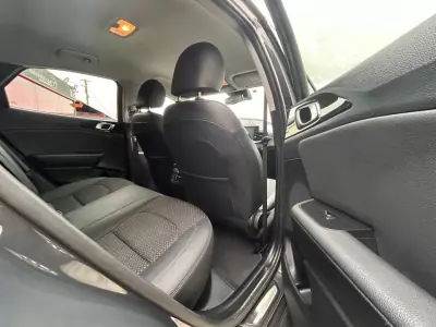 Kia XCeed 2020 - 14990 EUR, 162439 km - AUTO.MOTO.pt - 162439km - foto 18 de 19