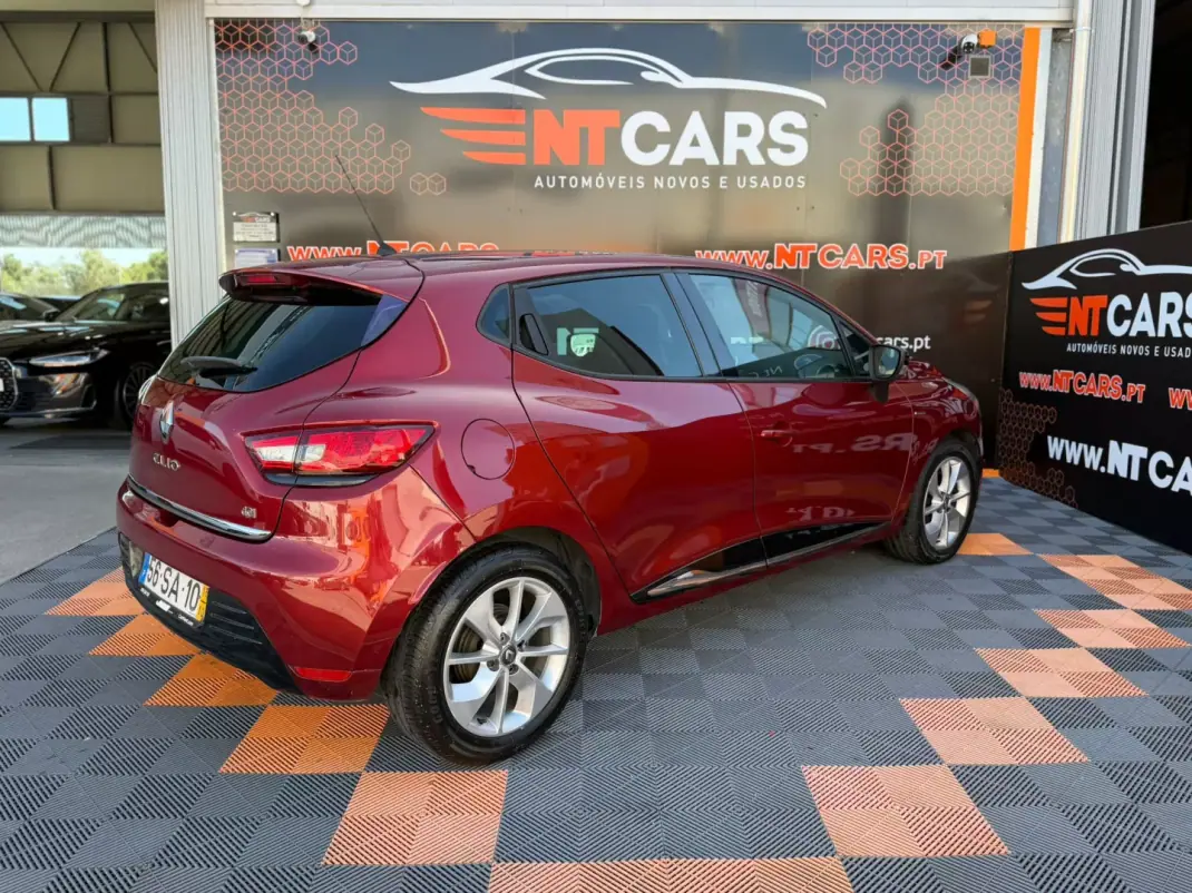 Renault Clio 2016 - 10900 EUR, 218602 km - AUTO.MOTO.pt - 218602km - foto 2 de 19