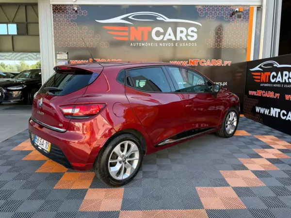 Renault Clio 2016 - 10900 EUR, 218602 km - AUTO.MOTO.pt - 218602km - foto 2 de 19